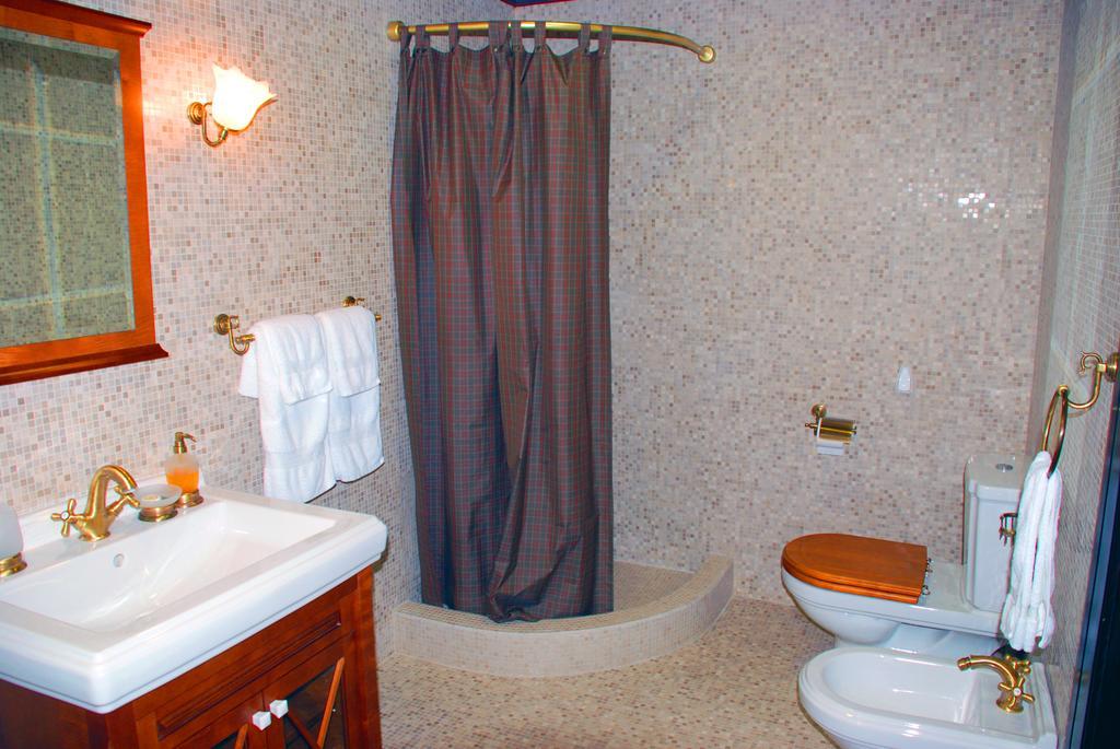 Gogol Hotel Myrhorod Rom bilde